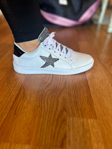 Bella Sneakers